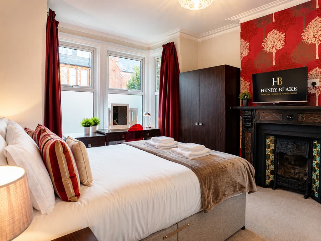 Waverley Road, Reading - Photo 1