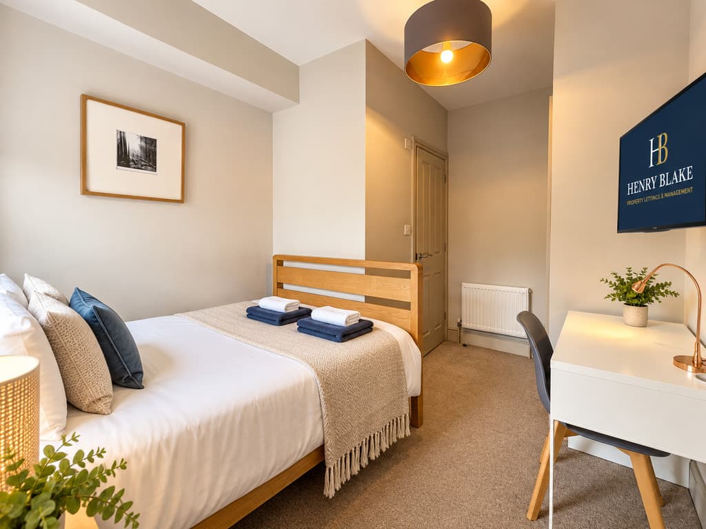 Caversham Road, Reading - Photo 1